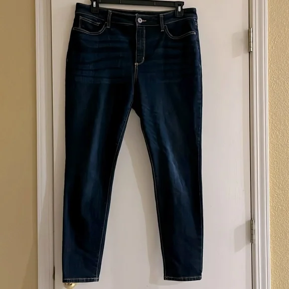 St. John’s Bay Skinny Leg Blue Jeans - Size 16 - Picture 1 of 7